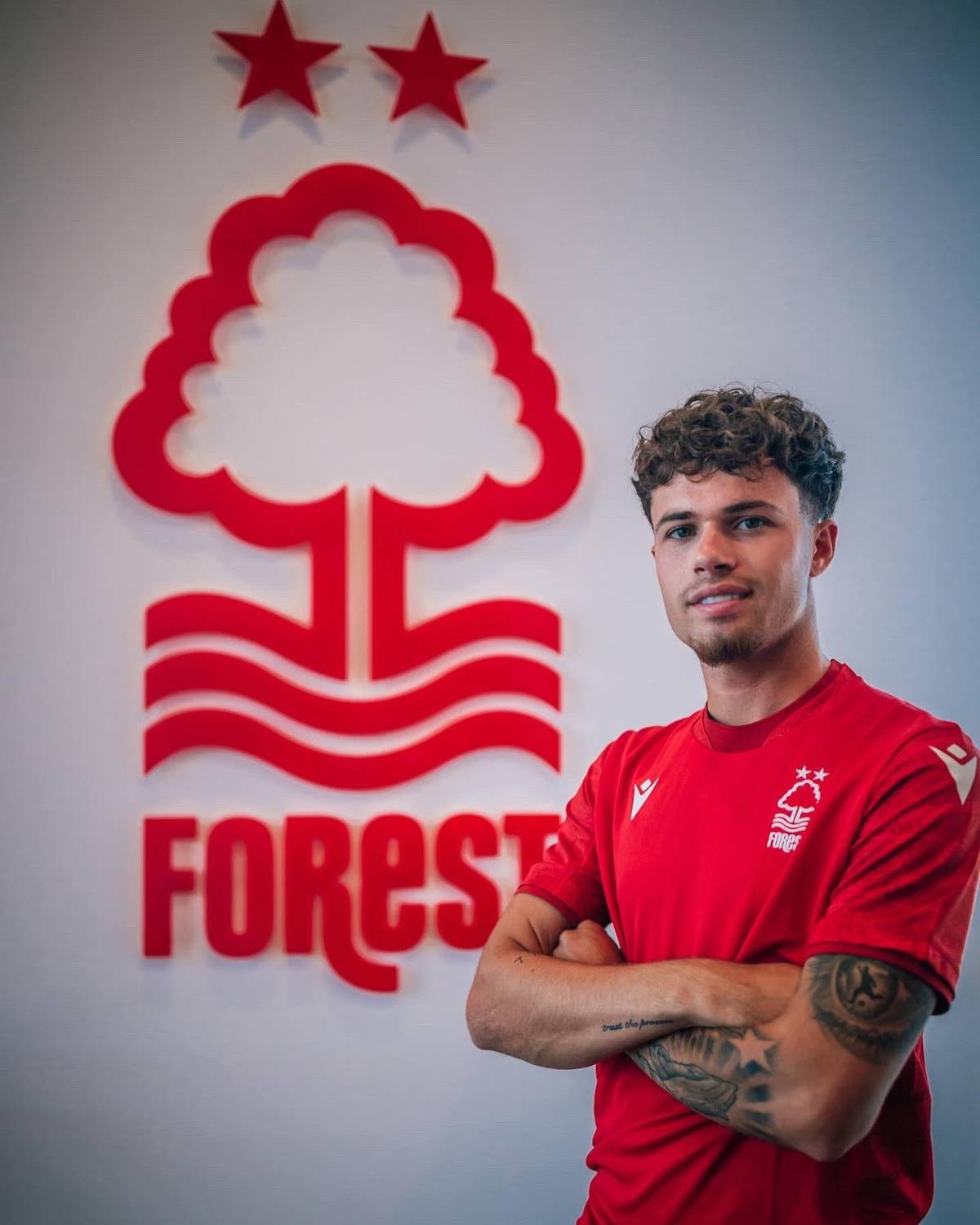 Mercado: Barcelona cierra fichaje millonario, los dos refuerzos del PSG y Man. United confirma el futuro de Cristiano Ronaldo