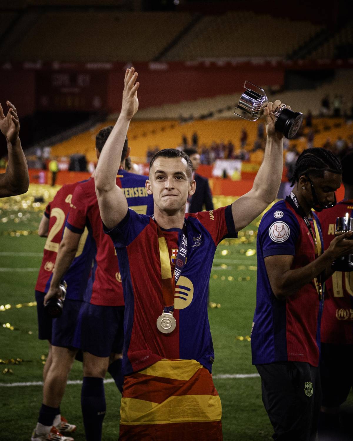 Barcelona festeja y Rudiger se enloquece, la imagen de Mbappé y Yamal y la locura en las calles de Cataluña; tres expulsados