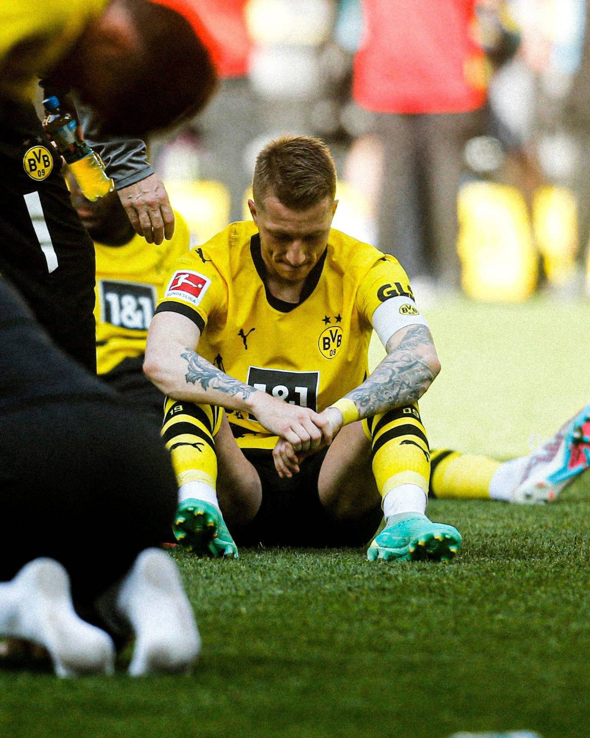 Las desgarradoras imágenes de Reus; Haller y Bellingham destrozados tras la pérdida del título del Dortmund en la Bundesliga