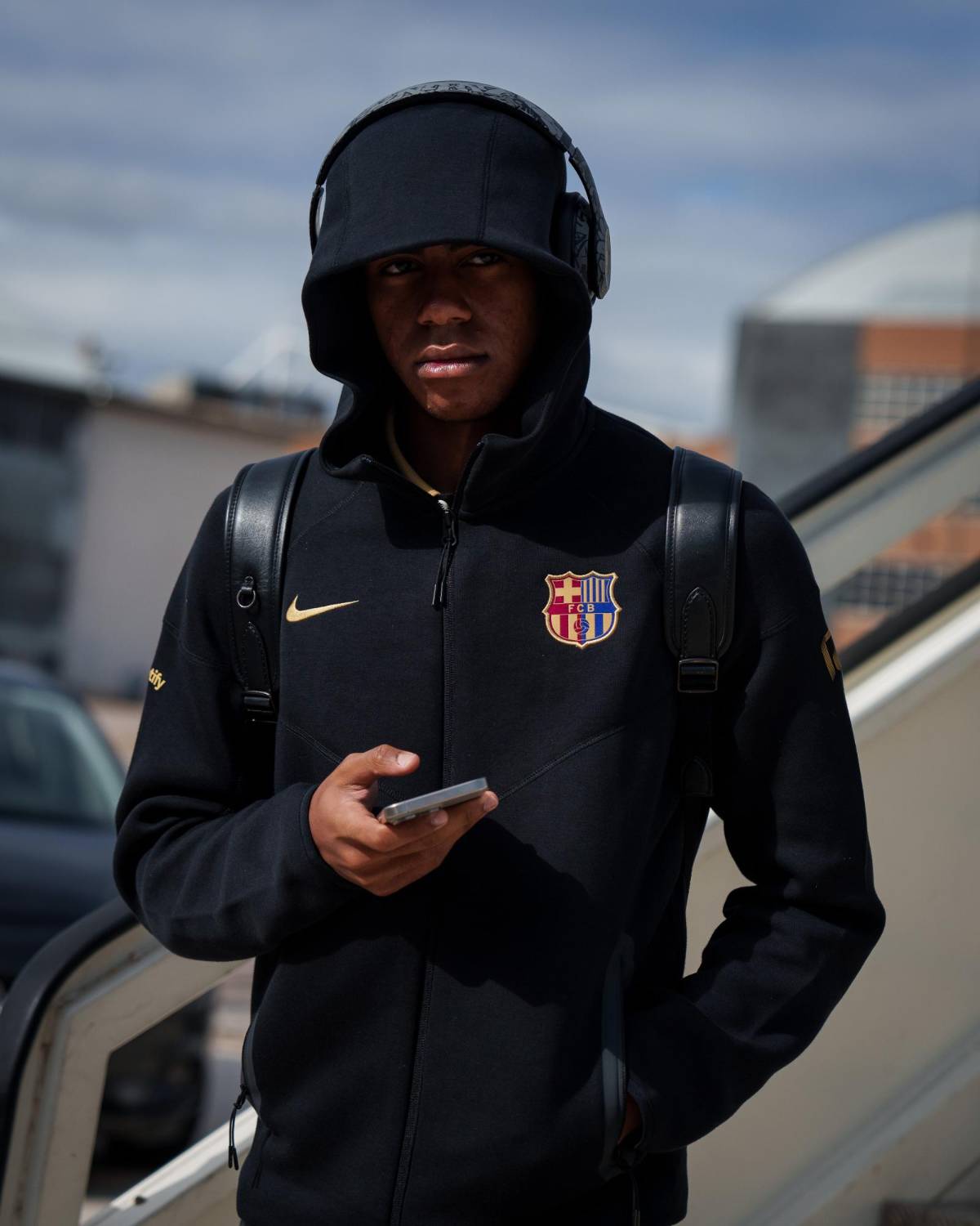 El infiltrado en el Bernabéu, Vinicius cambió de look y personalidades hondureñas en el Clásico Madrid - Barça