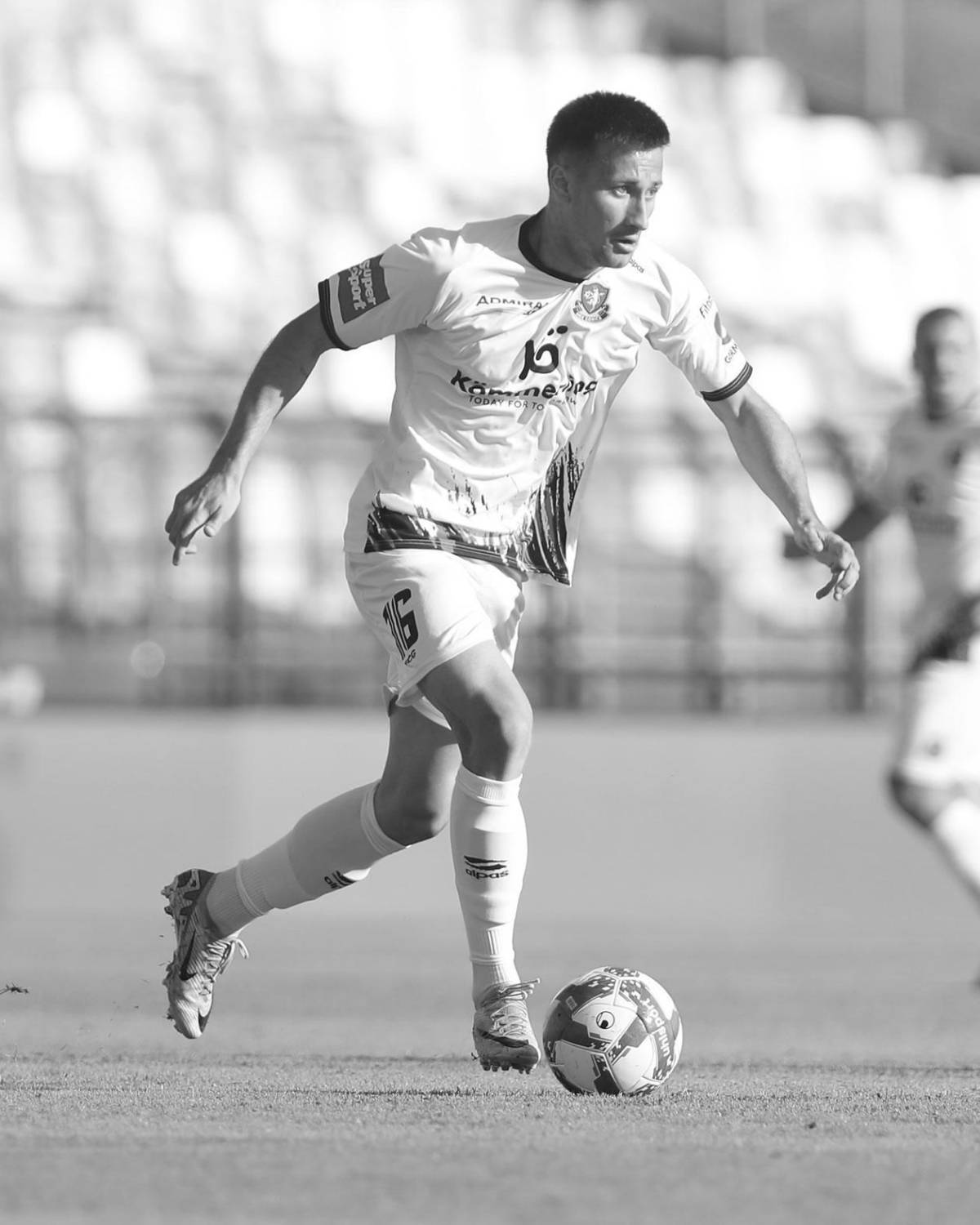 Futbolista pierde la vida en trágico incendio en una discoteca: el jugador trató de ayudar a otros a escapar