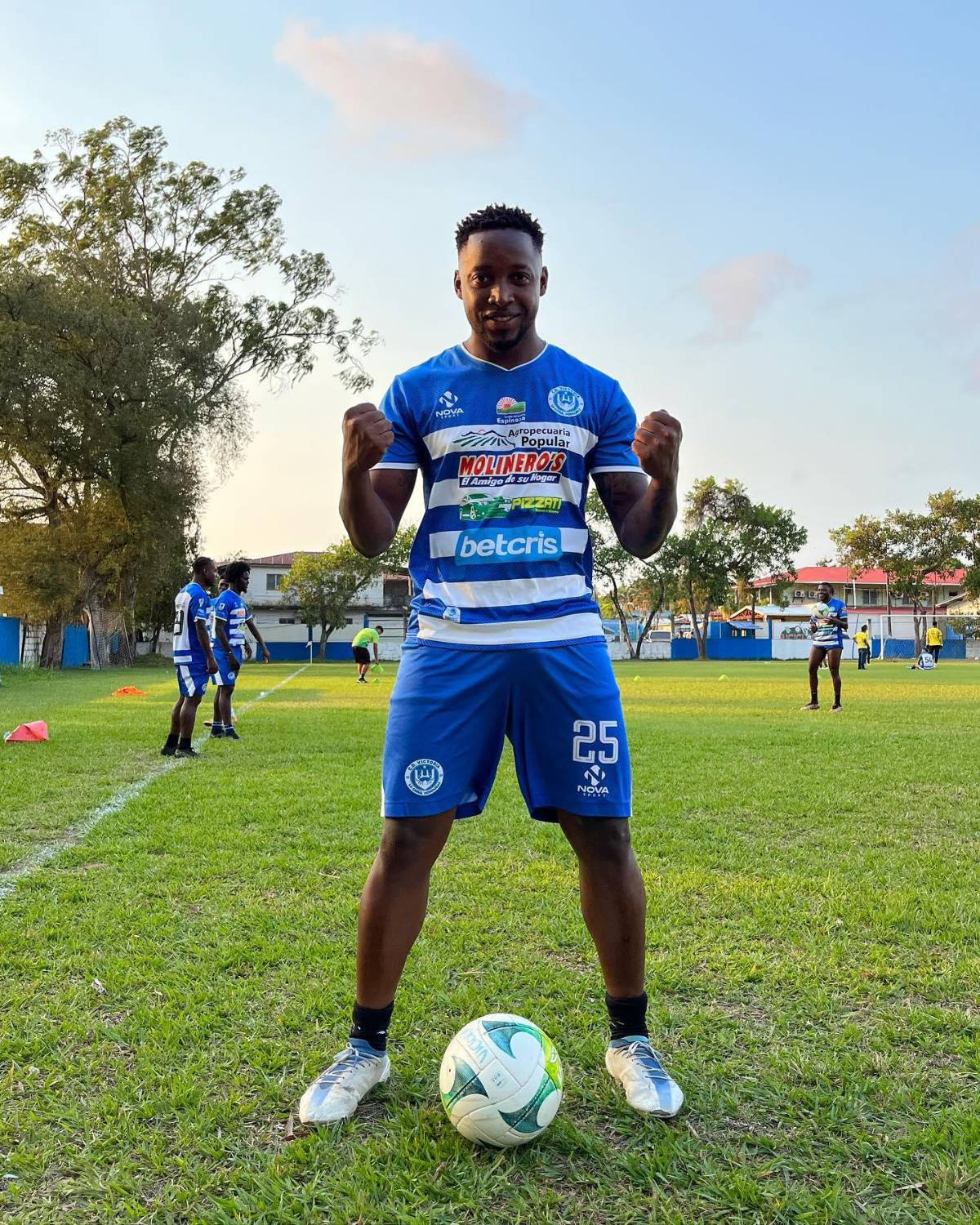 EL MERCADO: Motagua con nuevo fichaje, Marlon Licona iría a otro grande y el increíble futuro de Luis Garrido