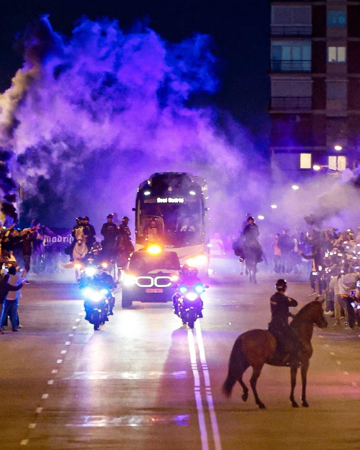 ¡Apoteósico recibimiento al Real Madrid! Los ingleses se toman la capital y Roncero, el primero en el estadio