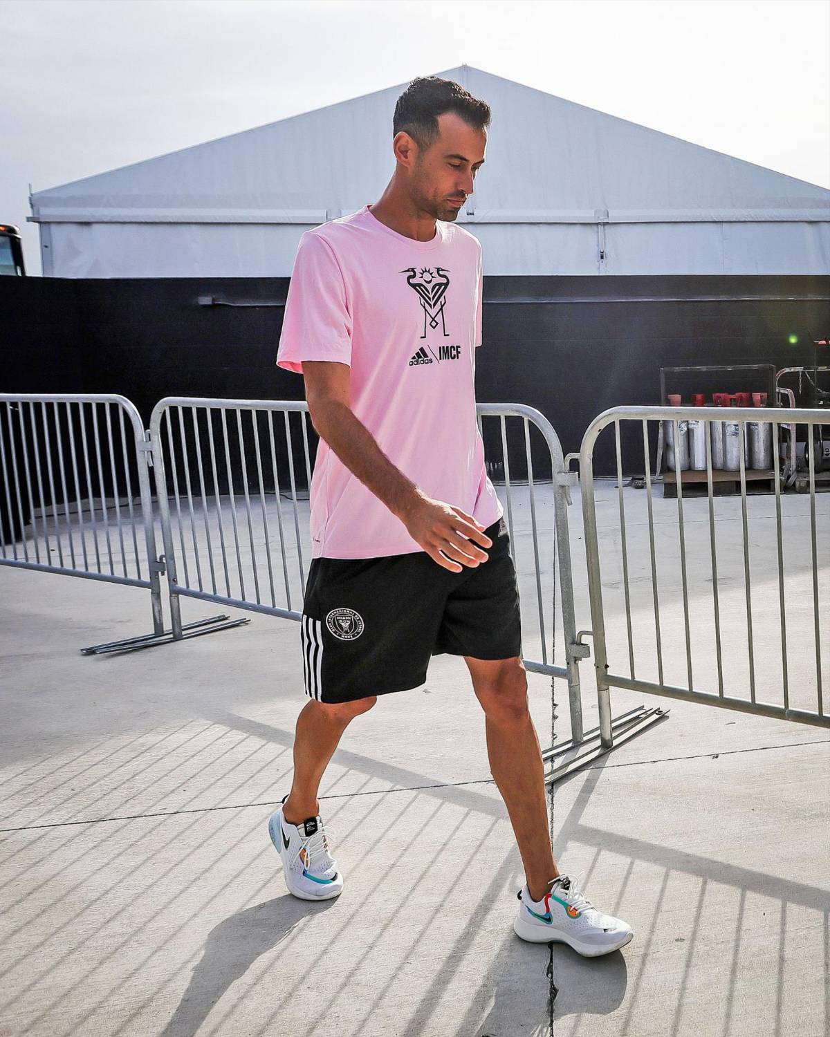 Curiosas banderas de Messi, histórica foto del Inter Miami, invitado especial y las enormes filas previo al debut del “10” en la Leagues Cup