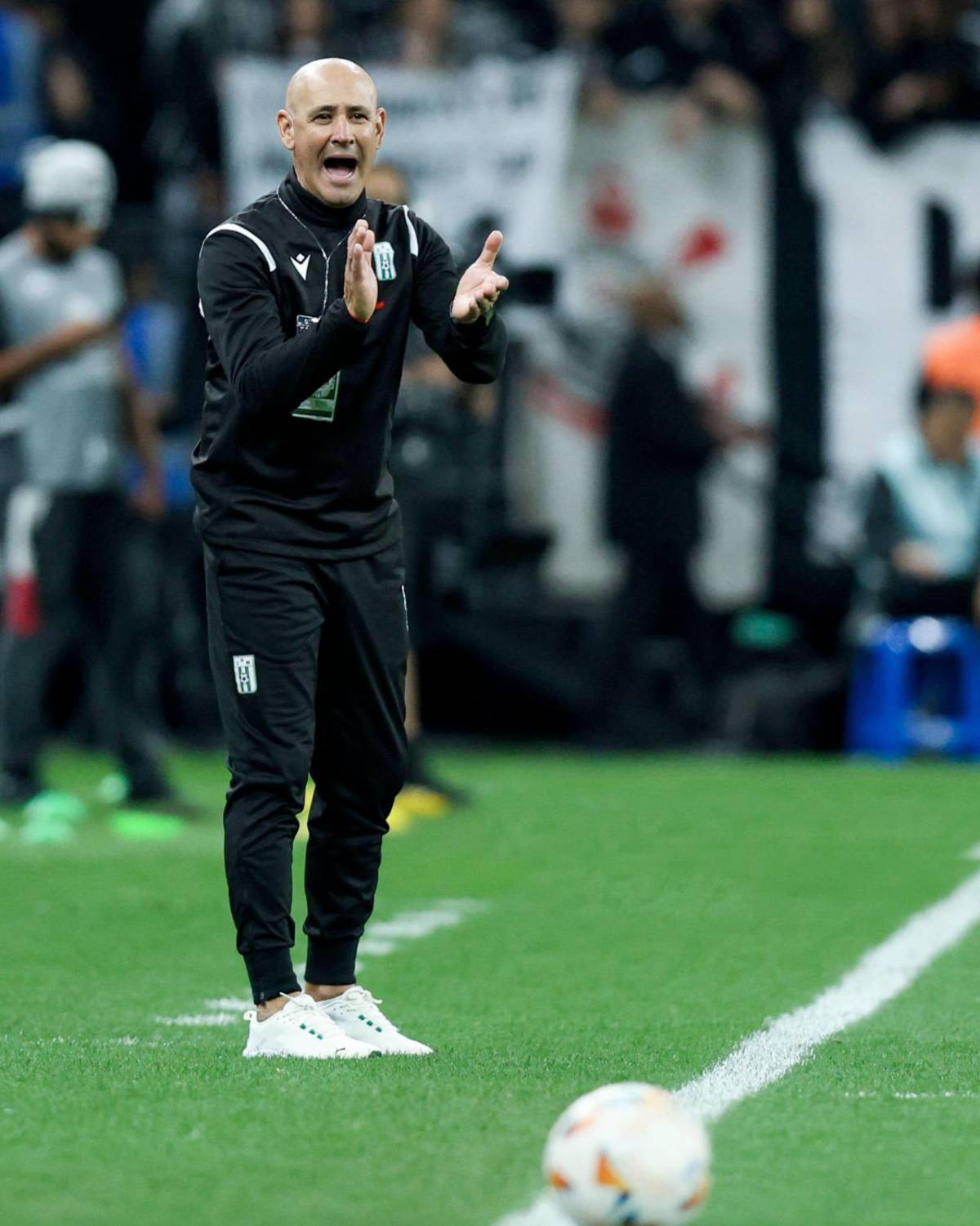 FICHAJES: Olimpia anuncia a su DT, Motagua presta jugador, UPNFM revoluciona el mercado y el futuro de Kervin Arriaga