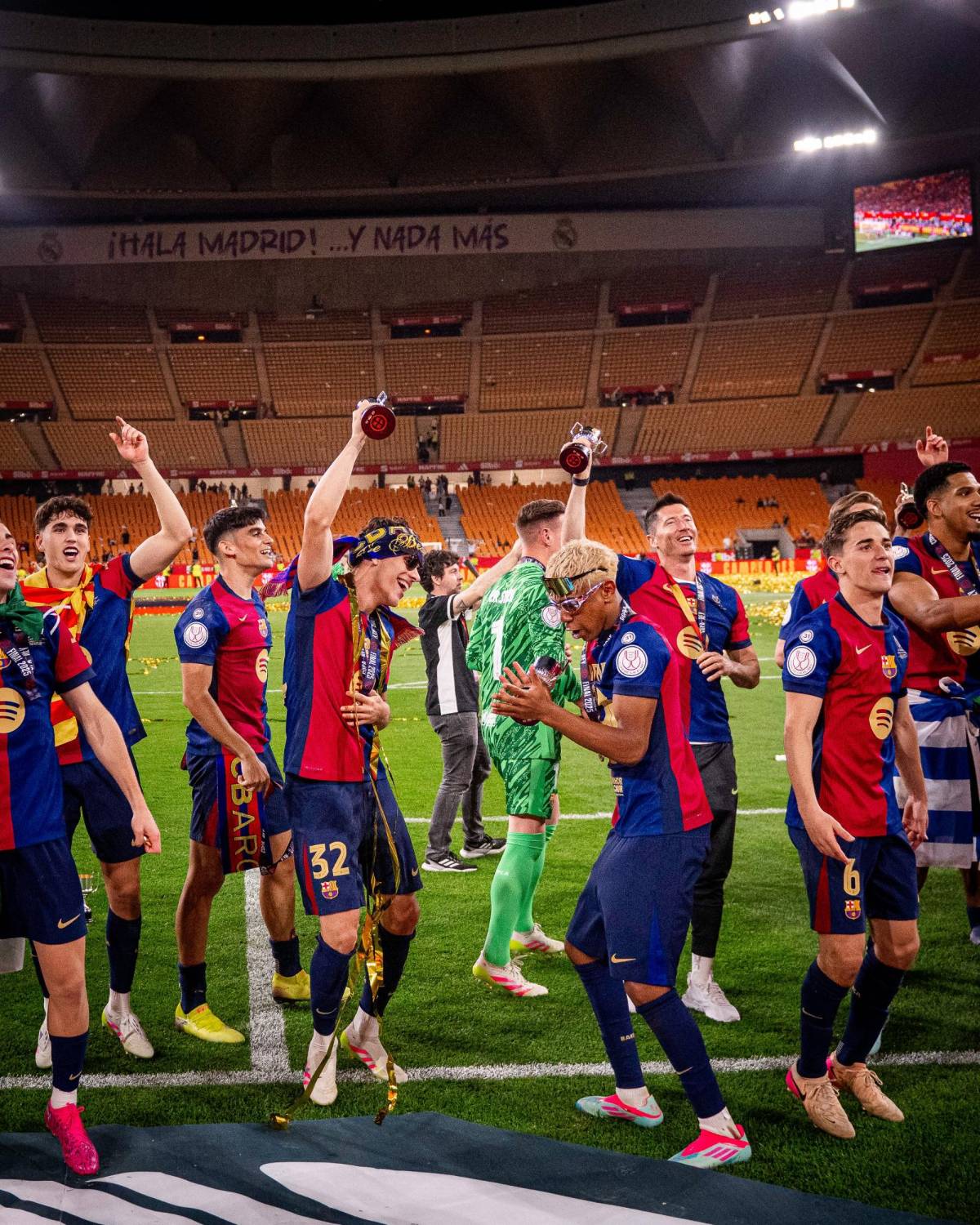 Barcelona festeja y Rudiger se enloquece, la imagen de Mbappé y Yamal y la locura en las calles de Cataluña; tres expulsados