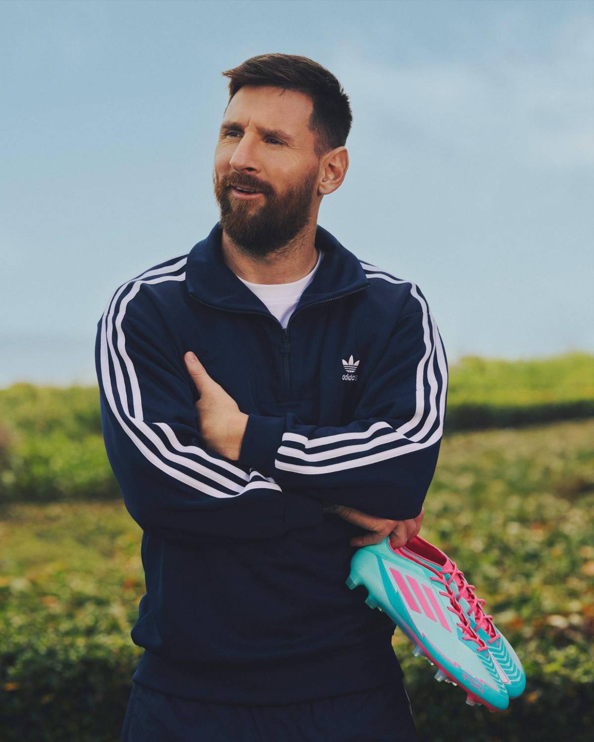 Messi presentó sus nuevos botines y los únicos 10 jugadores que podrán usarlos: ¡uno del Barcelona!