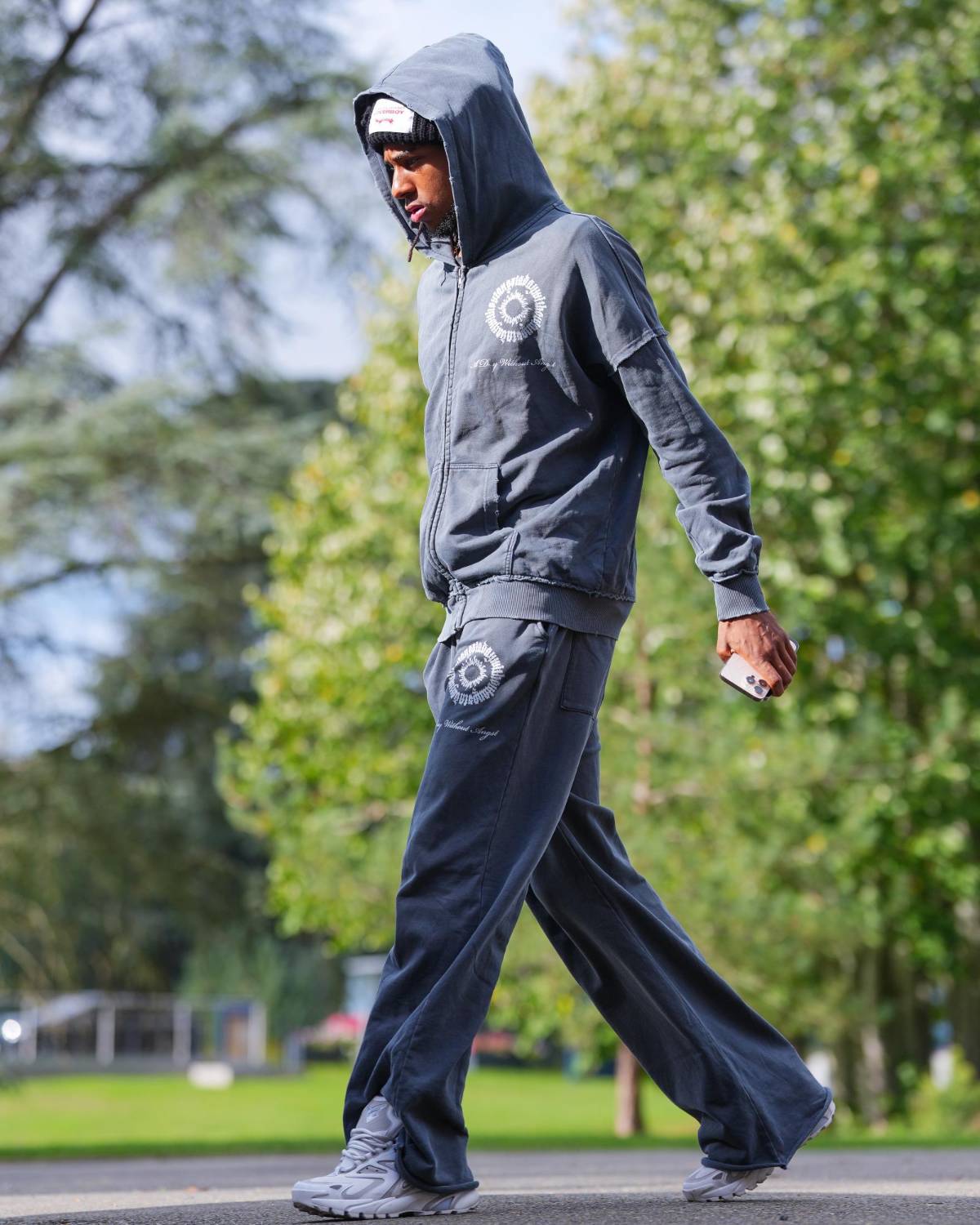 Camavinga superó a Koundé y agita las redes: así llegaron los jugadores de Francia y el look de Mbappé