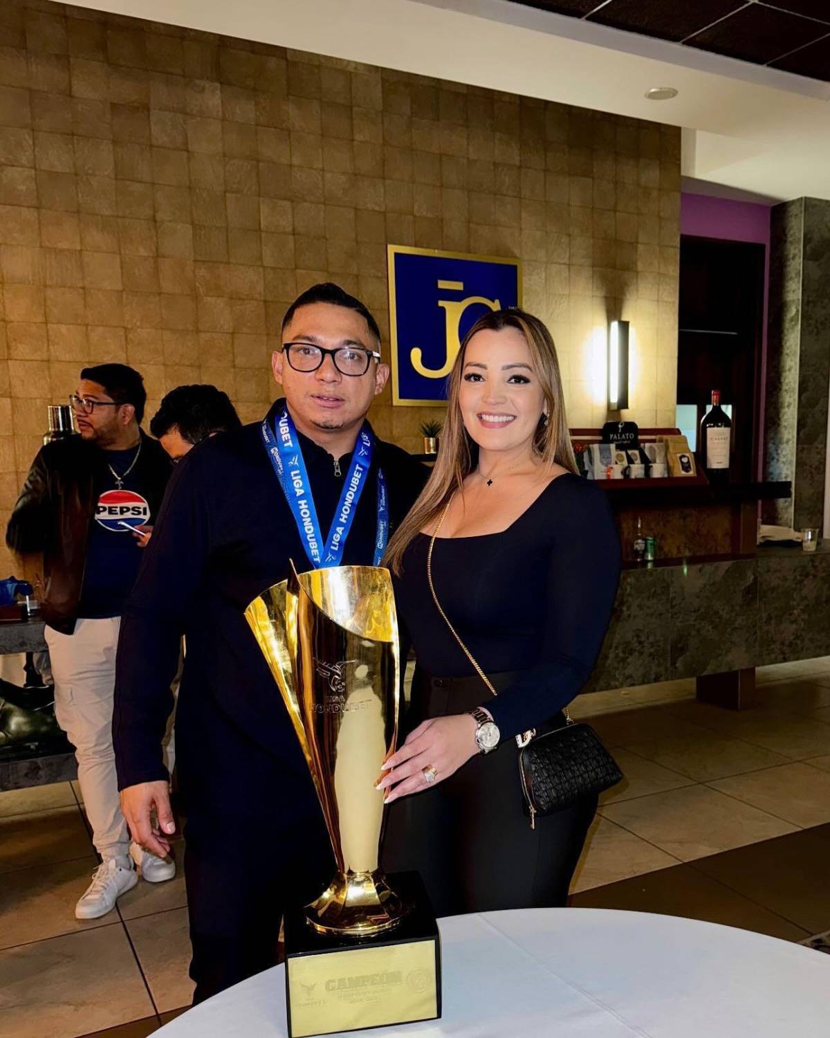 Esposas, novias y familiares, así celebraron los seres más queridos de los futbolistas campeones con Motagua