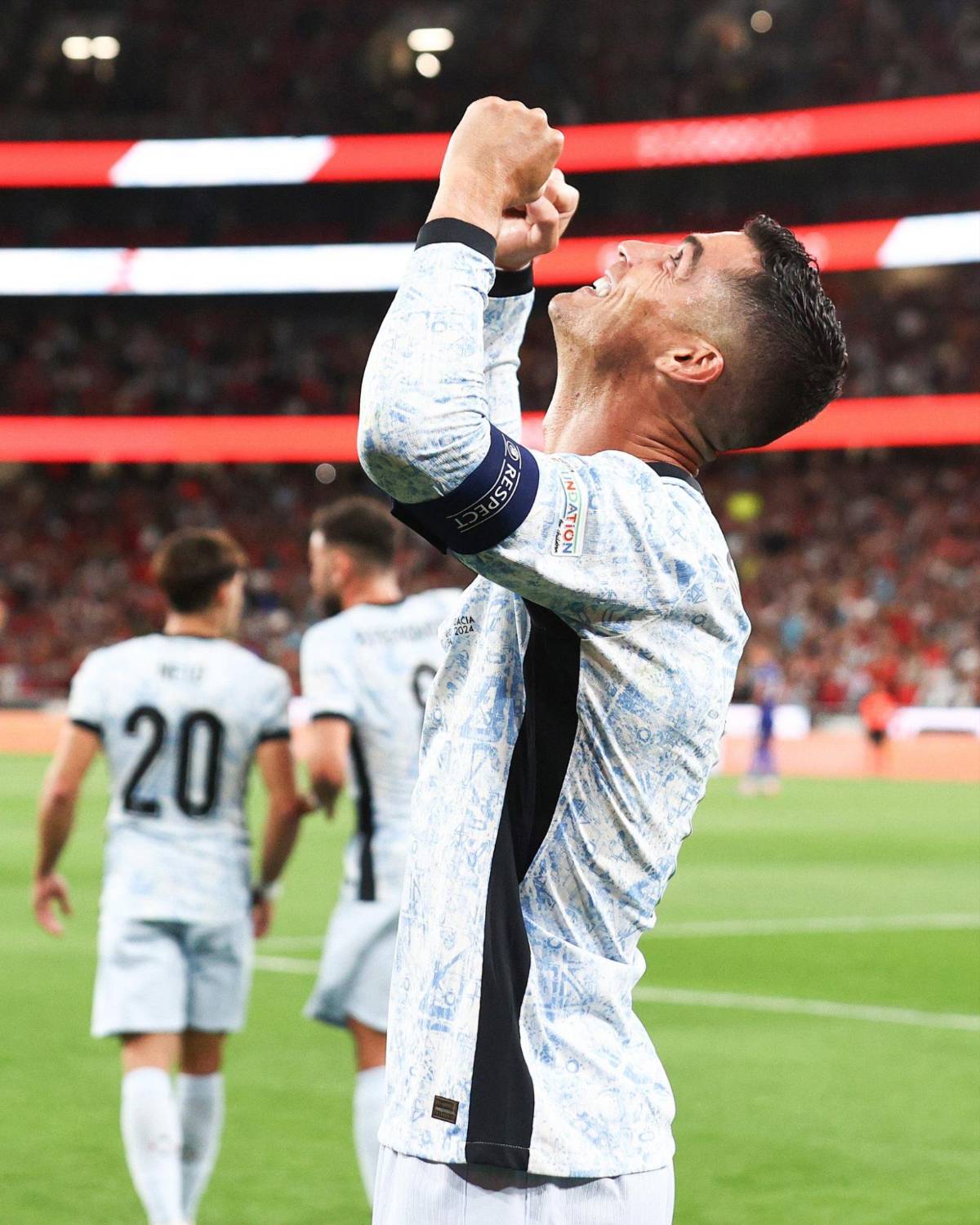 Cristiano hizo dedicatoria especial y rompió en llanto con su gol 900; Pepe recibe homenaje y mensaje de Real Madrid