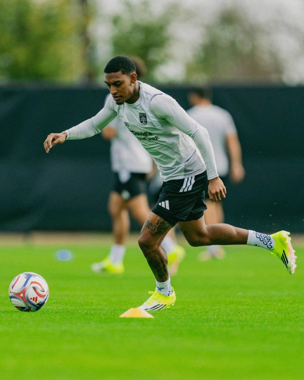 FICHAJES: Olimpia se fija en otro uruguayo, bombazo de Jorge Álvarez, la Tota Medina vuelve a Honduras y legionario se une a nuevo club