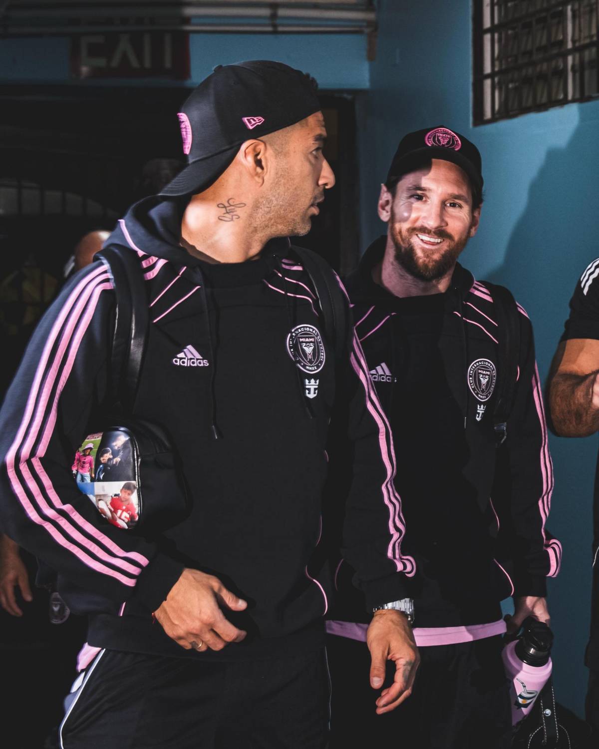 Quién fue el afortunado que se llevó la camisa de Messi, locura por el 10 del Miami y llenazo en Jamaica para ver al argentino