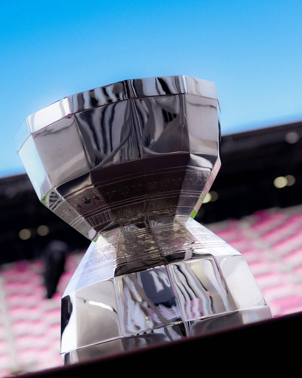 Curiosas banderas de Messi, histórica foto del Inter Miami, invitado especial y las enormes filas previo al debut del “10” en la Leagues Cup