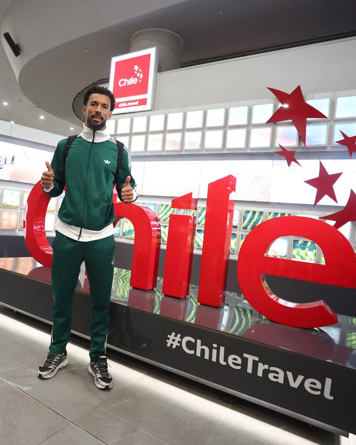 Vozinha llegó a Chile: su reacción y así fue recibido por hinchas de Colo Colo