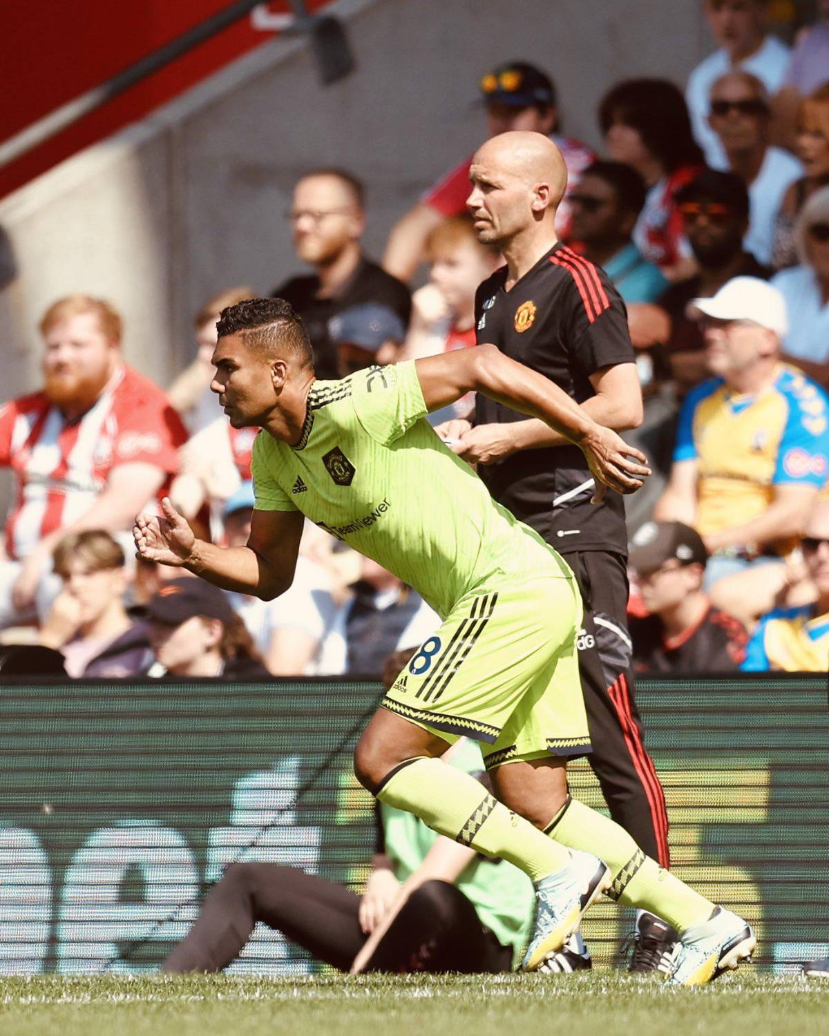 Enorme gesto de Bruno Fernandes, la alarma que despertó Cristiano Ronaldo y el debut de Casemiro en la nueva victoria del United (FOTOS)
