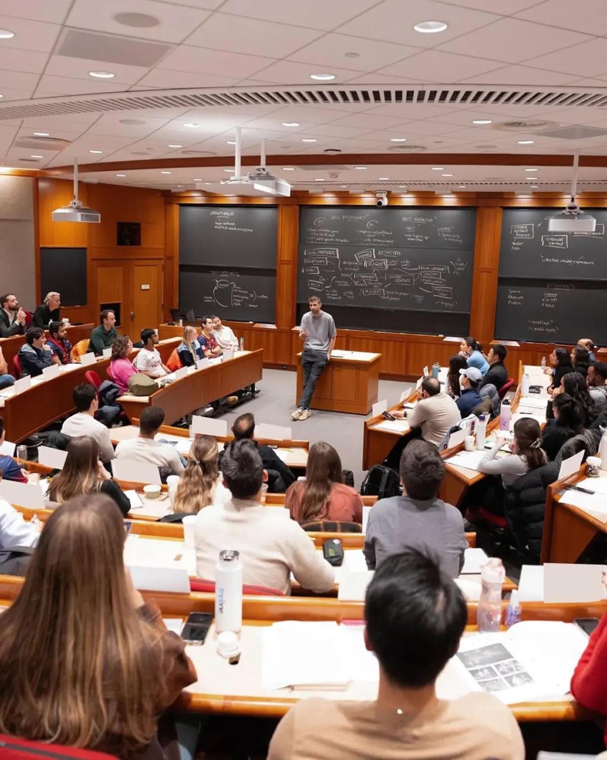 De ganar todo con el Barcelona a profesor de Havard: el motivo que cambió su vida y de esto dio cátedra: Es un honor