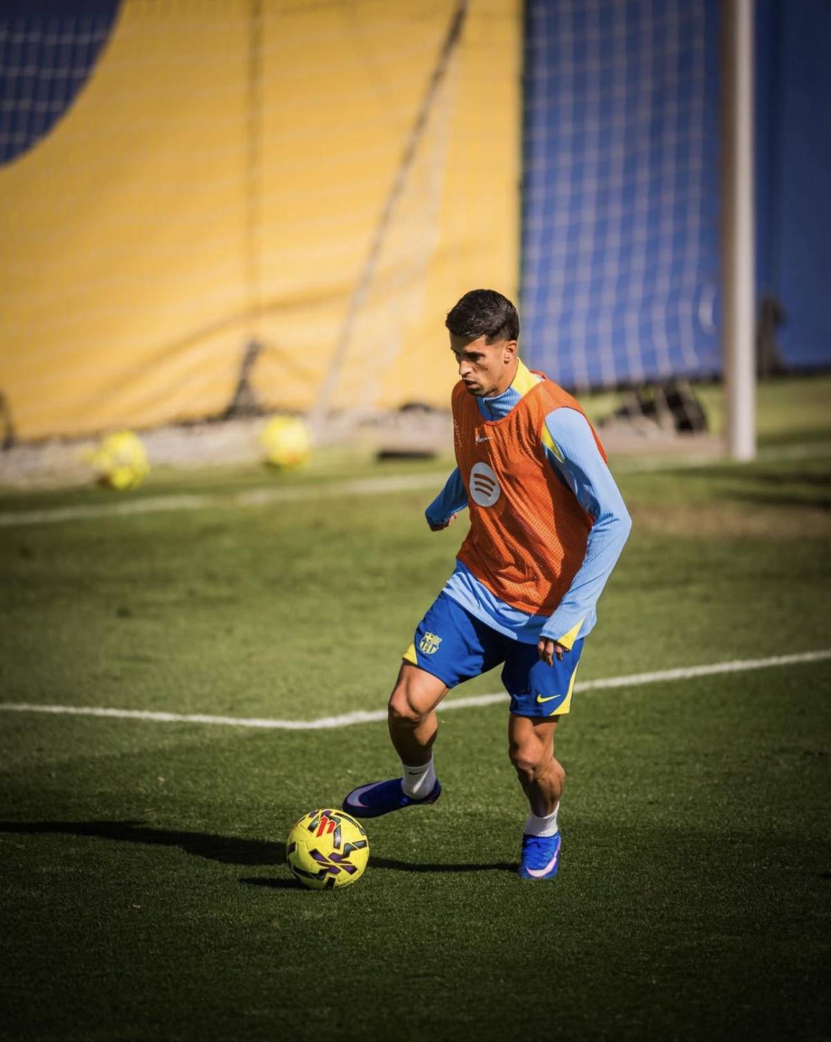 Flick no pidió su fichaje para el Barcelona, no juega nunca y le daría la peor noticia a esta selección para el Mundial 2026