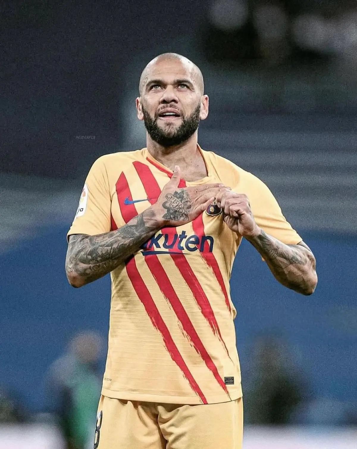 Dani Alves impacta al Barcelona con esta frase tras su cambio de vida a discípulo de Cristo: Me llamaban...