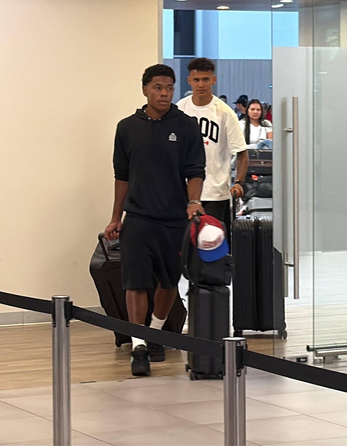 Entre risas y alegría: así fue la llegada de 'Yío', Kervin y Dereck a Honduras
