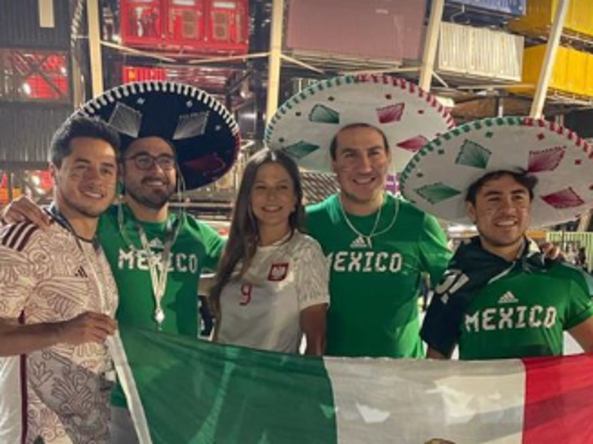 No viste en TV: así fueron captados Memo Ochoa y Lewandowski al final del partido, y su bella esposa enamora a los mexicanos