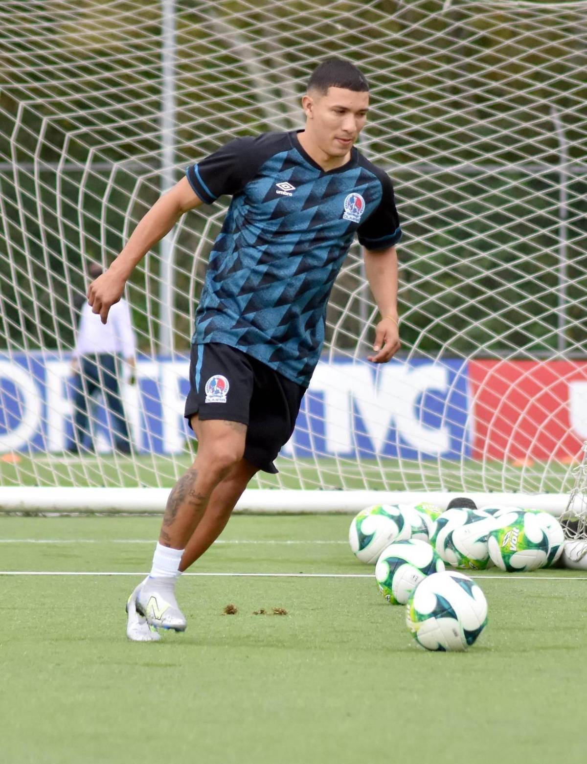 FOTOS: Olimpia recibe visitas inesperadas en el inicio de pretemporada; fichajes albos se muestran felices