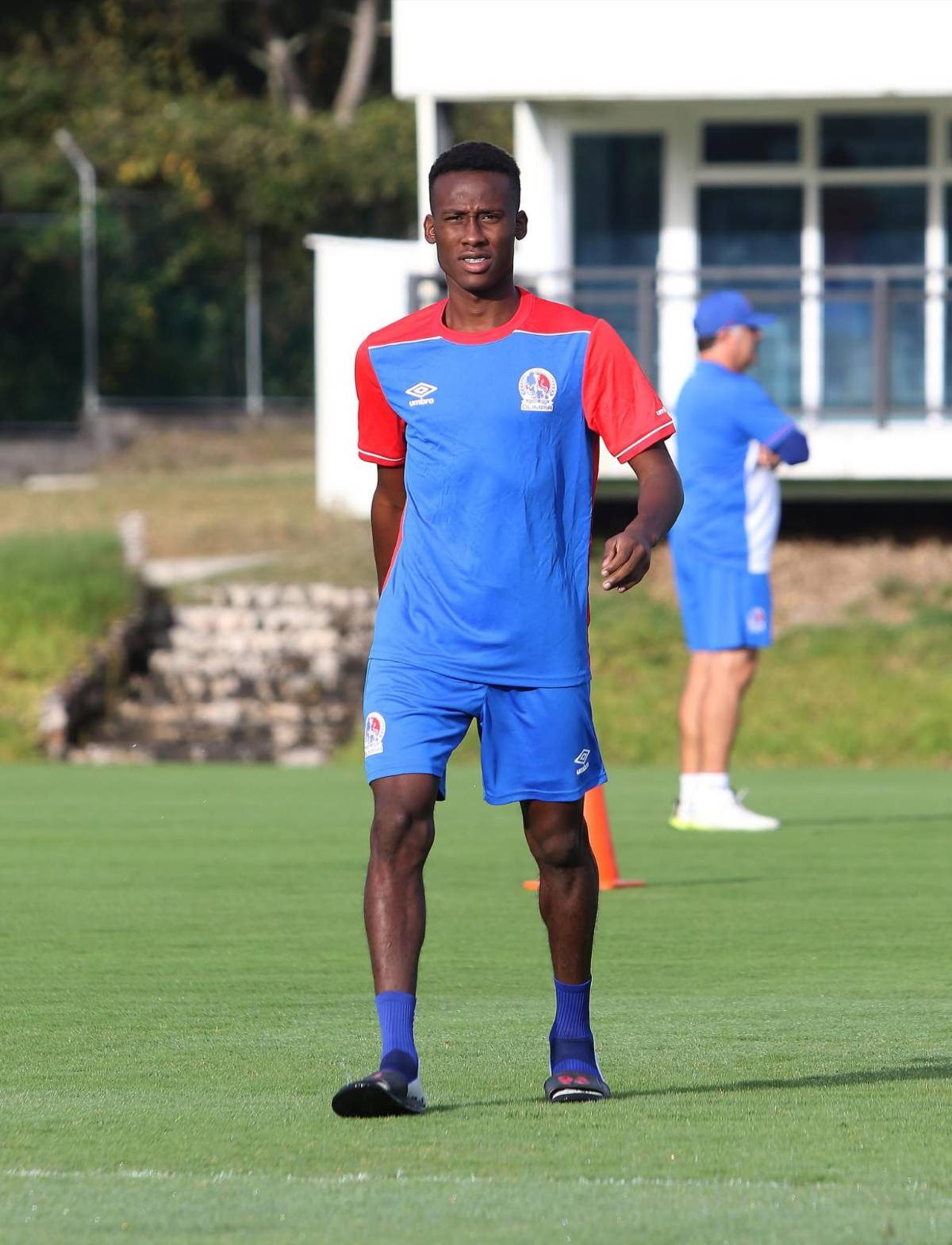 El nuevo 11 que está armando el Olimpia de Eduardo Espinel con los fichajes para recuperar el trono en la Liga Nacional