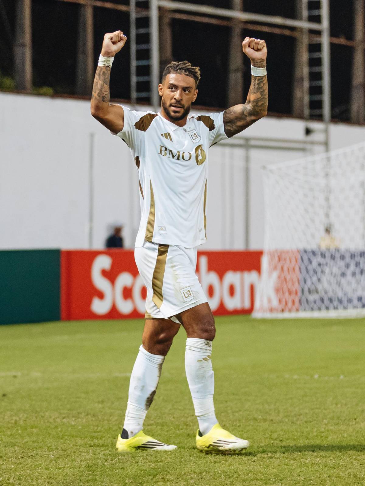 Los inconvenientes que tuvo LAFC cuando iba a salir de SPS y el problema de salud que sufrió un crack del club de la MLS