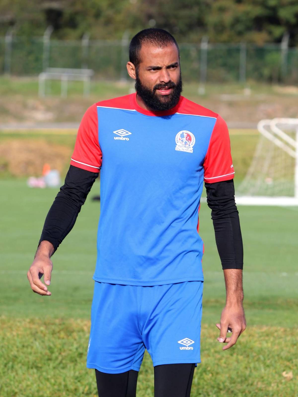 El nuevo 11 que está armando el Olimpia de Eduardo Espinel con los fichajes para recuperar el trono en la Liga Nacional