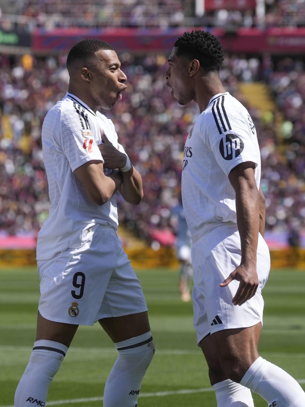 Los tremendos errores del árbitro y el VAR, el jugador que fue acusado de dopaje y la burla del Real Madrid a Barcelona