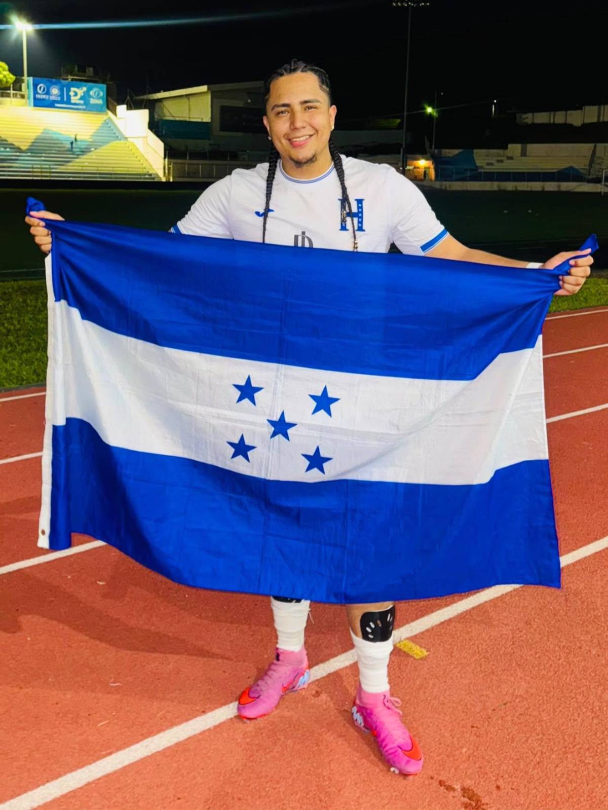 ¡El sustituto de legionario! Goleador de tiktokers jugará en primera de Honduras