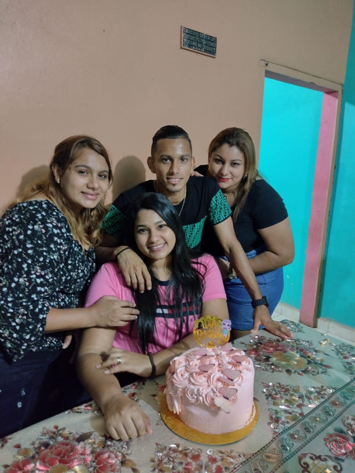 Rodeados de amor: Así pasan los jugadores de Olimpia sus vacaciones tras conseguir el Tetracampeonato