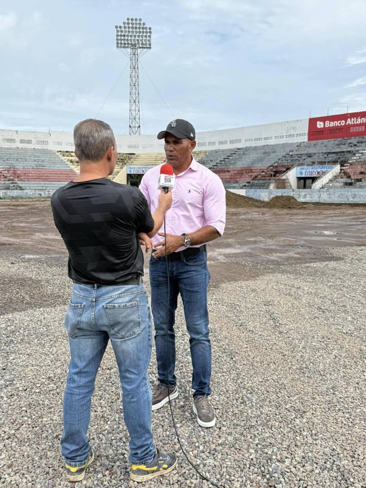 ¡Será una mesa de billar! Así luce el estadio Ceibeño con sus trabajos de remodelación en sus engramillado