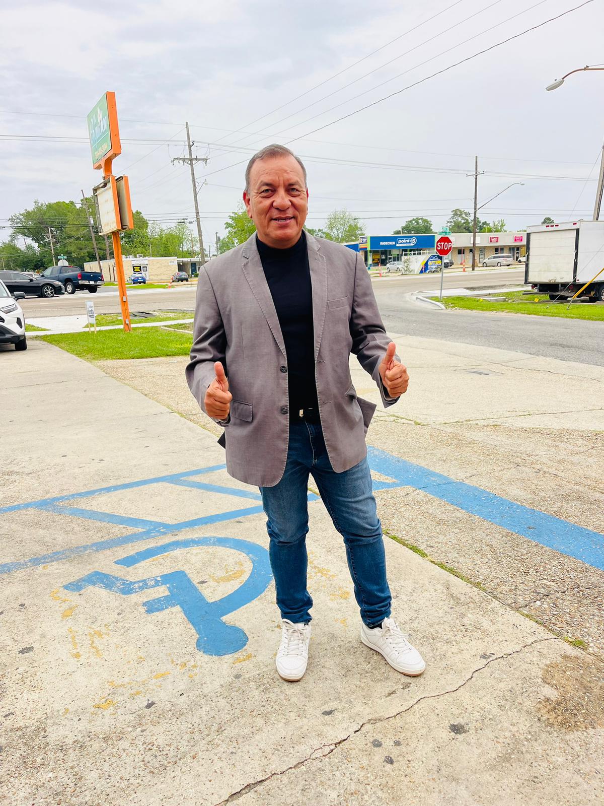 David Suazo, invitado de lujo de la New Orleans Cup y así comparte con los hondureños previo al sorteo del evento