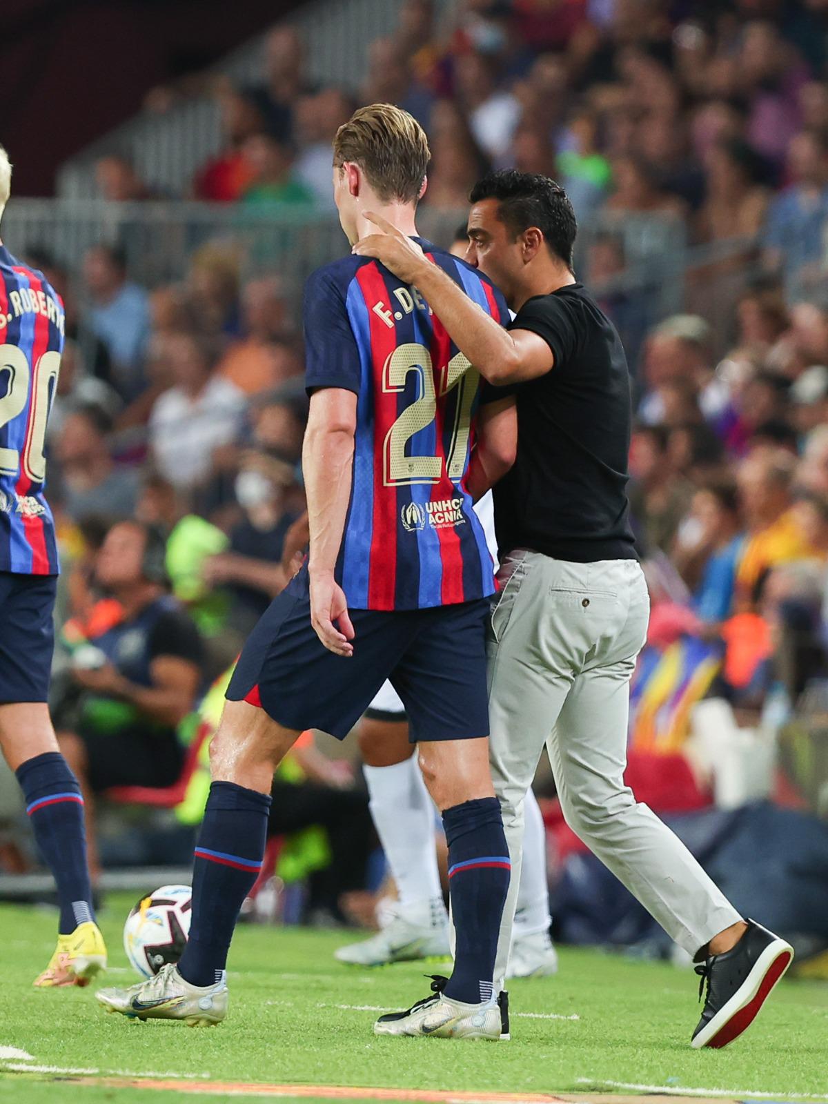 El gesto de Lewandowski tras terminar el partido y codazo de Busquets a Falcao; así fue el penal que pidió todo el Barcelona