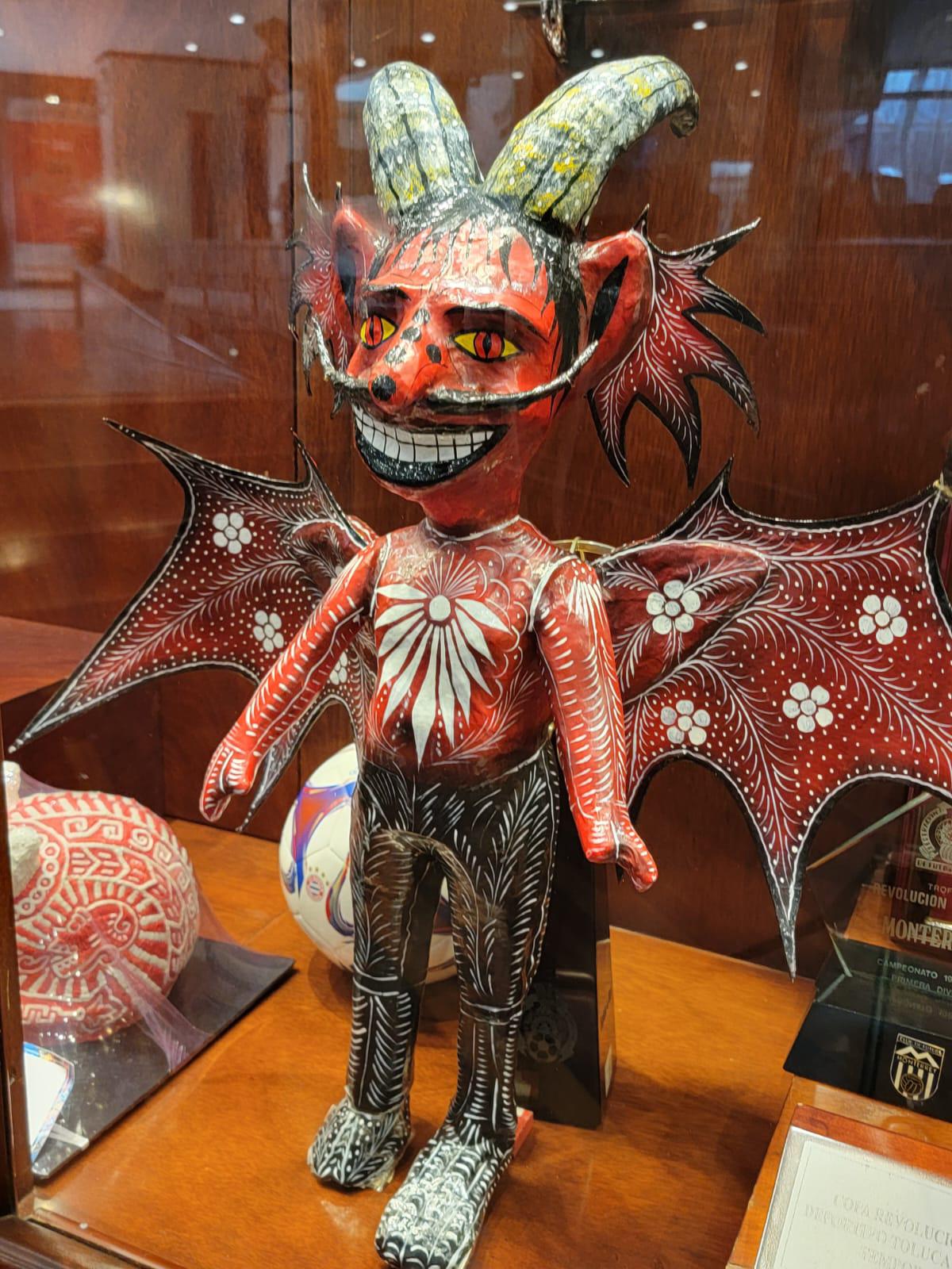 Olimpia y Carlos Pavón relucen en las vitrinas: así es el histórico y hermoso museo del Toluca en el Nemesio Diez