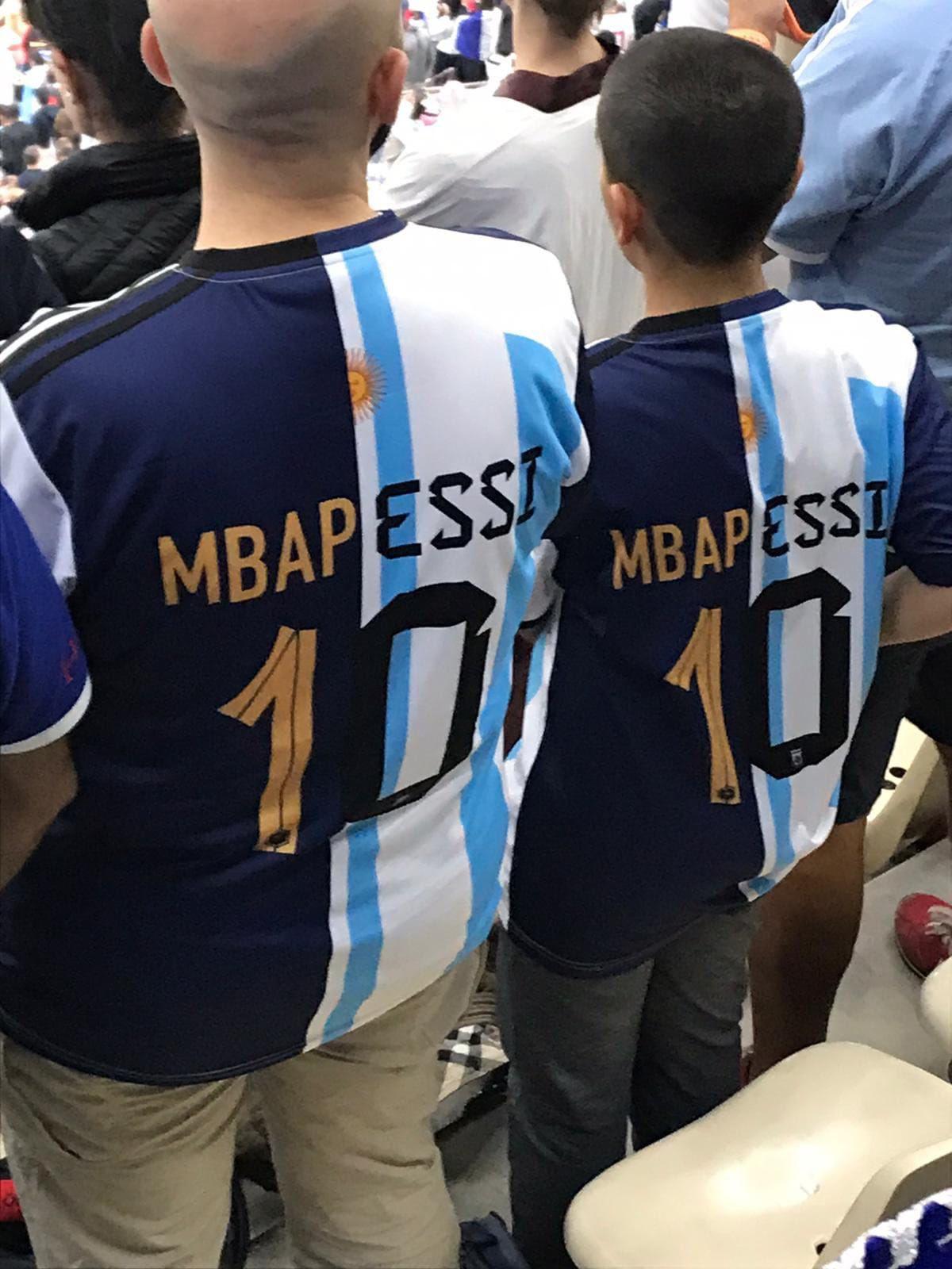 ¿Qué significa la capa que le colocó el Emir de Qatar a Messi? El polémico festejo del Dibu y un Mbappé destrozado por Argentina