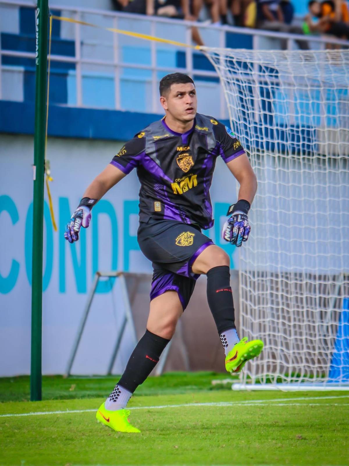 Fichajes: Vargas suena fuerte, Olimpia lo prestaría y Jeaustin acepta contactos