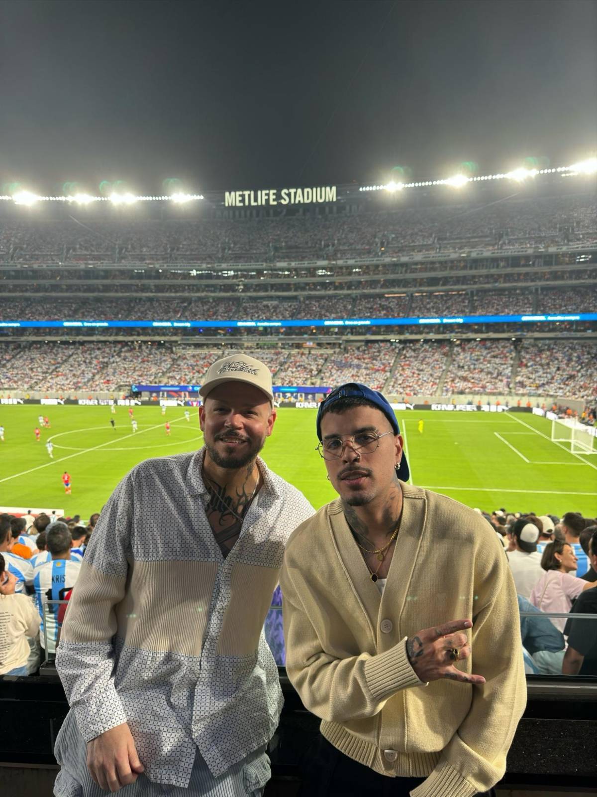 La polémica imagen del VAR en gol de Argentina ante Chile, la bronca de Messi con el árbitro y los masajes que ocupó