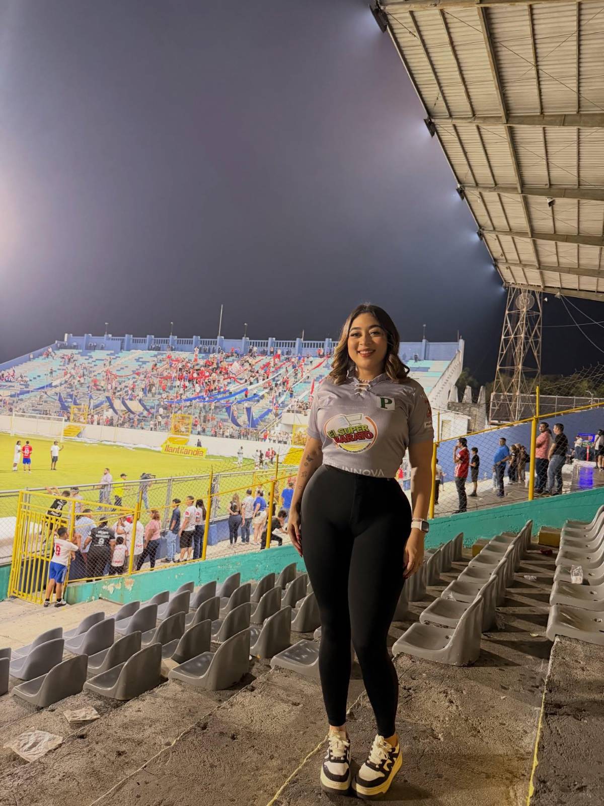 La hincha más sexy de Platense: el secreto, última polémica y su verdadera profesión
