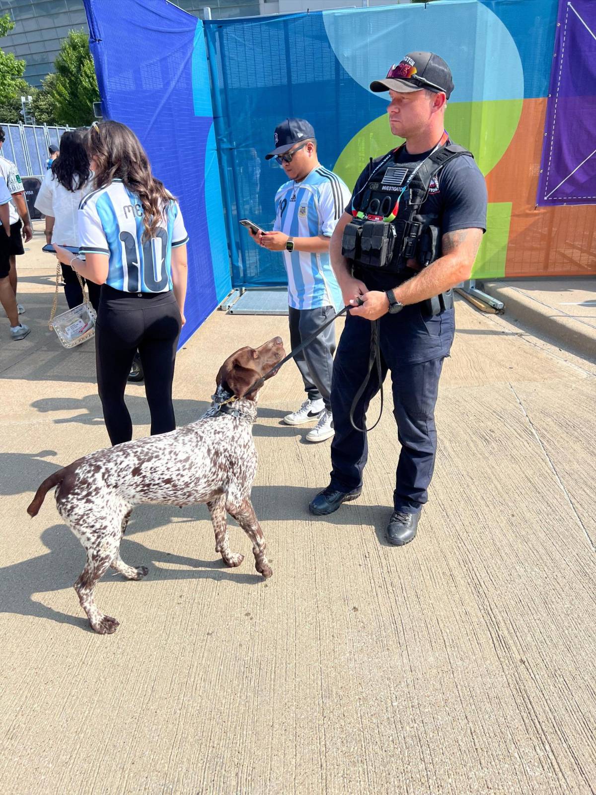 Ilusión con Messi y vestimenta loca de los austriacos: ambiente en el AT&T Stadium