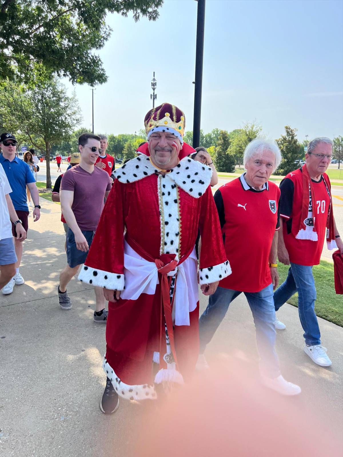 Ilusión con Messi y vestimenta loca de los austriacos: ambiente en el AT&T Stadium