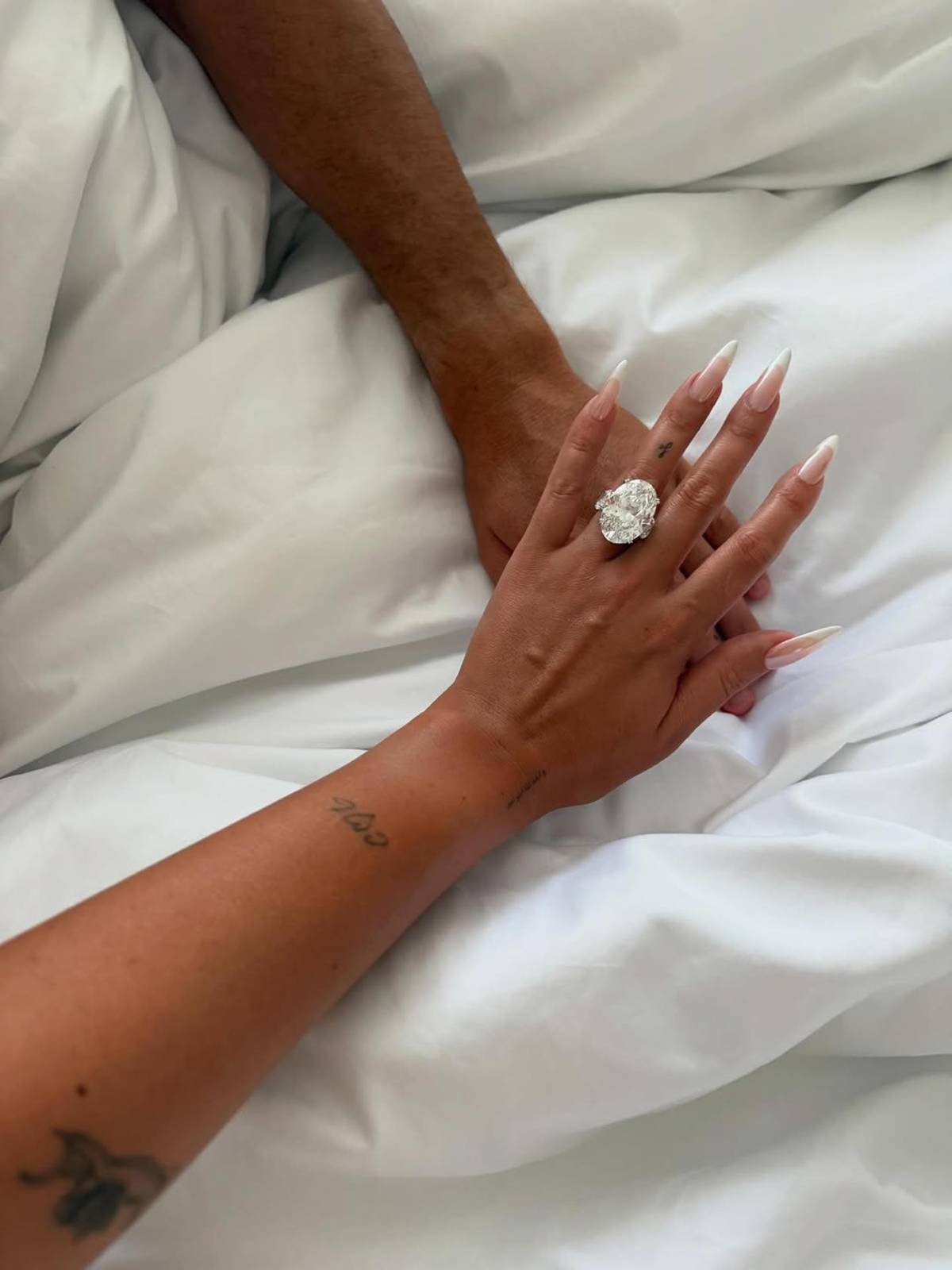 Cristiano Ronaldo gastó más de 300 mil euros: los lujosos regalos que le hizo CR7 a Georgina Rodríguez por su compromiso