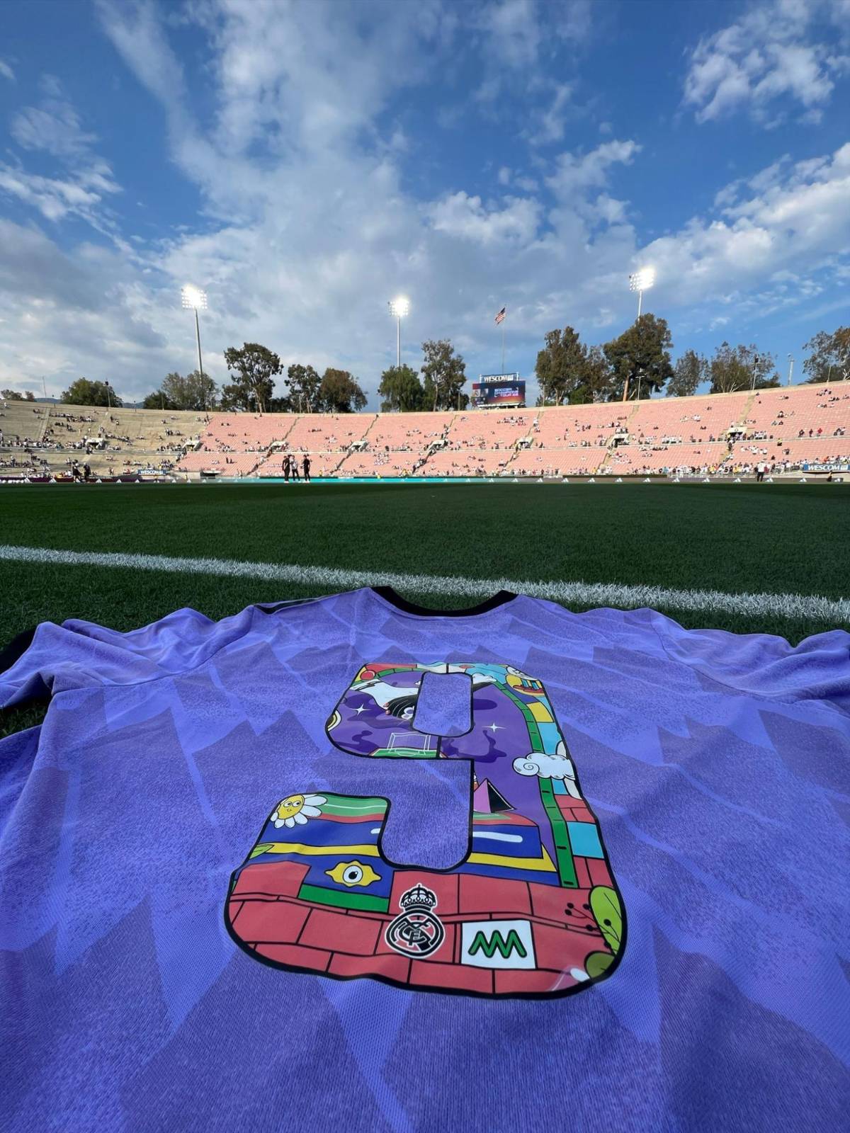NO SE VIO POR TV: El ex Olimpia y Motagua con Pedrerol, el barcelonista viendo el Real Madrid-Juventus y el llenazo en el Rose Bowl