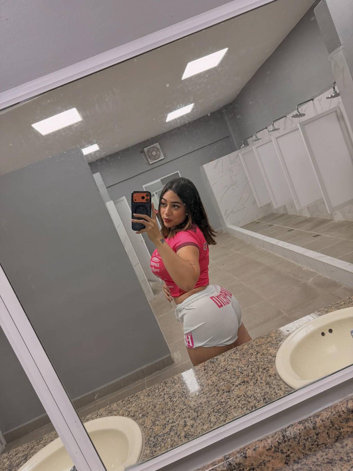La hincha más sexy de Platense: el secreto, última polémica y su verdadera profesión