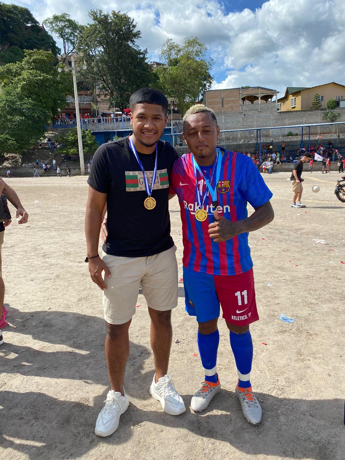 Así es la vida del “Caguama” Luis Cerna, delantero de UPN que estuvo en Estados Unidos, desea ser pastor y su bella novia