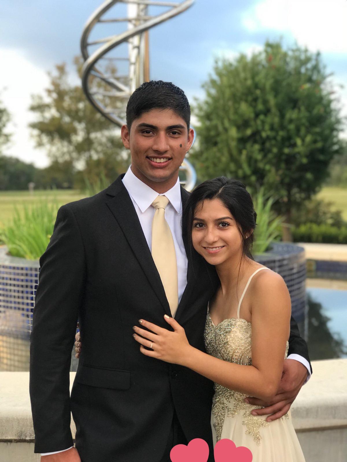 Kenneth Almendares, el hondureño que ganó el premio al mejor pateador de todo el fútbol americano universitario de USA