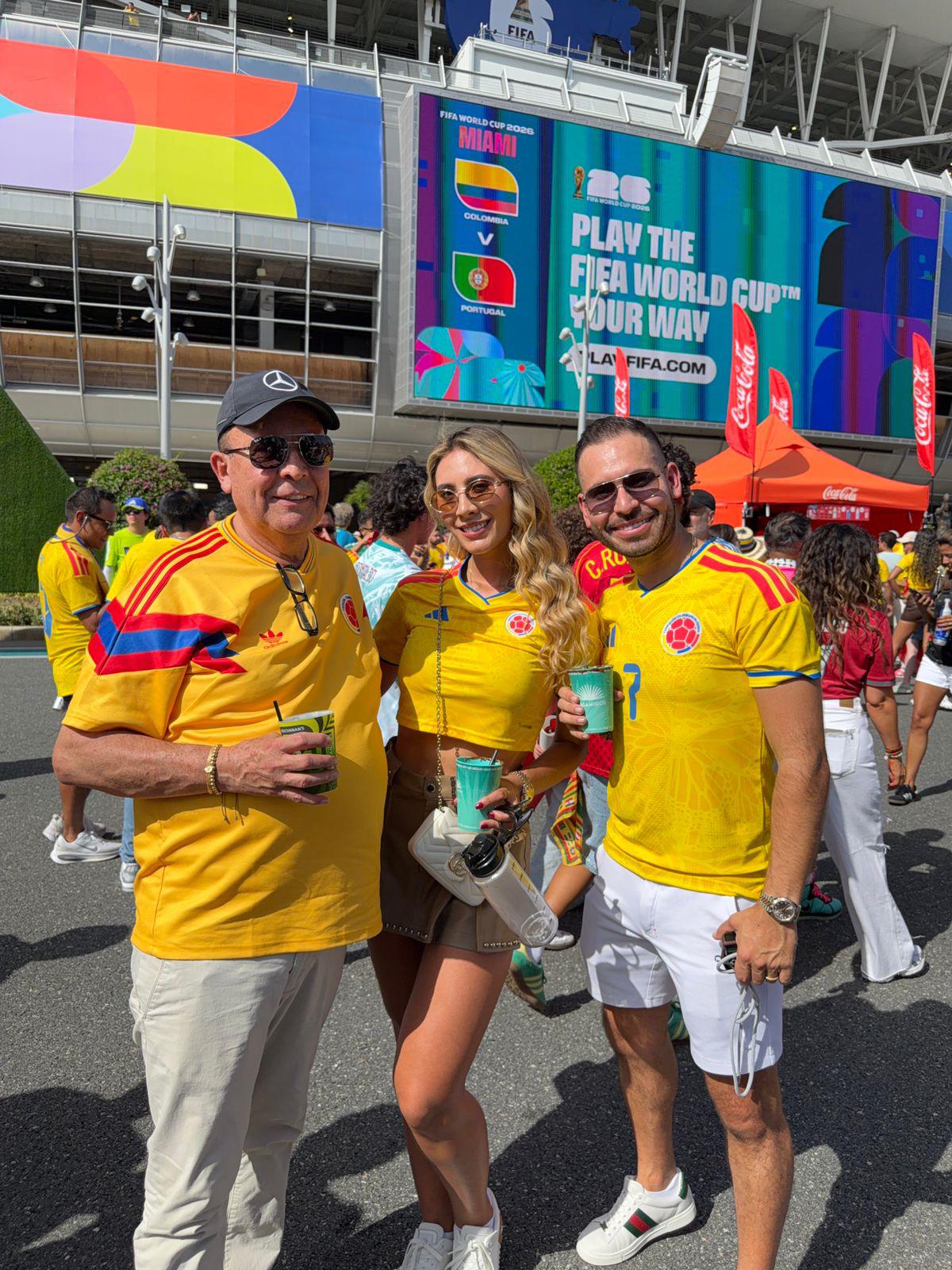 Colombianos invaden Miami y catracho presume a CR7 pagando fortuna por el boleto