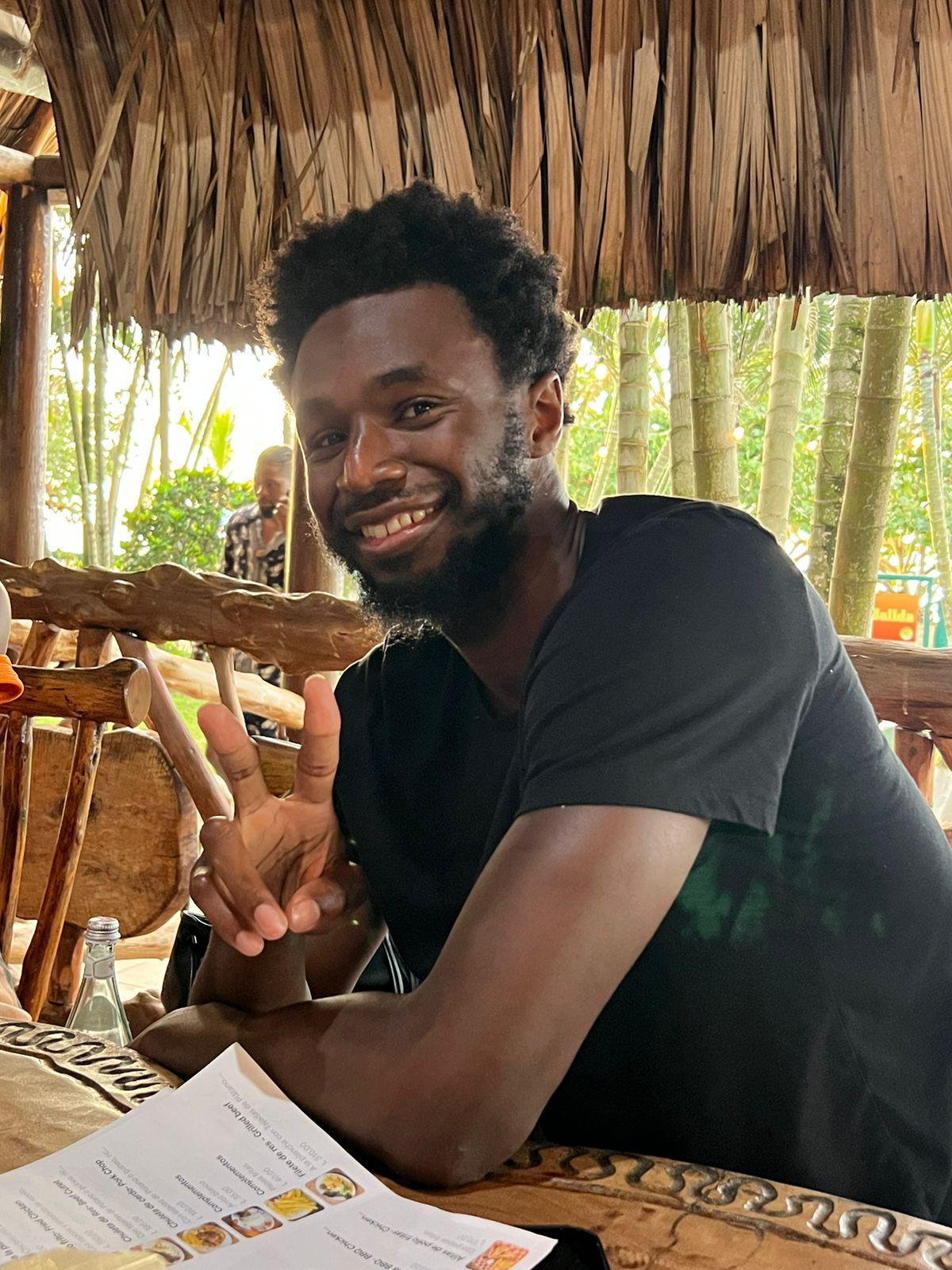 Andrew Wiggins en la comunidad garífuna de Corozal.