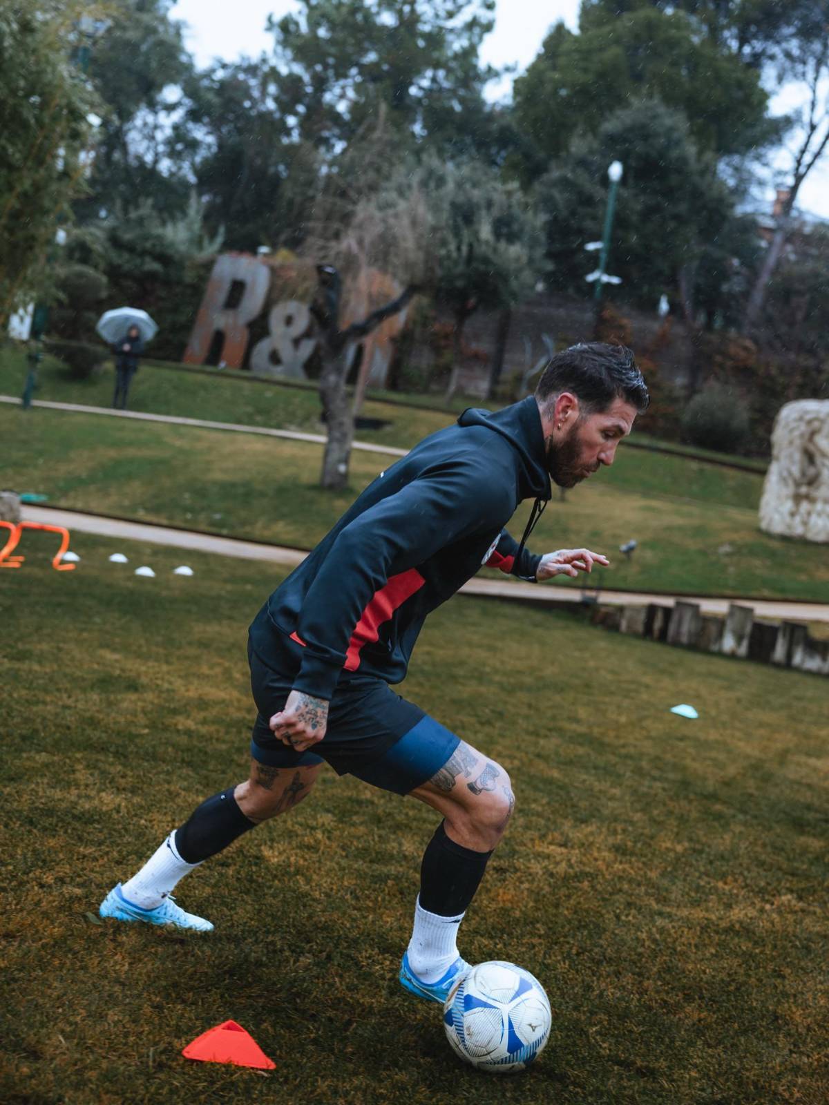 Sergio Ramos sorprende a todos con su debut, pero en un nuevo trabajo luego de su paso por México