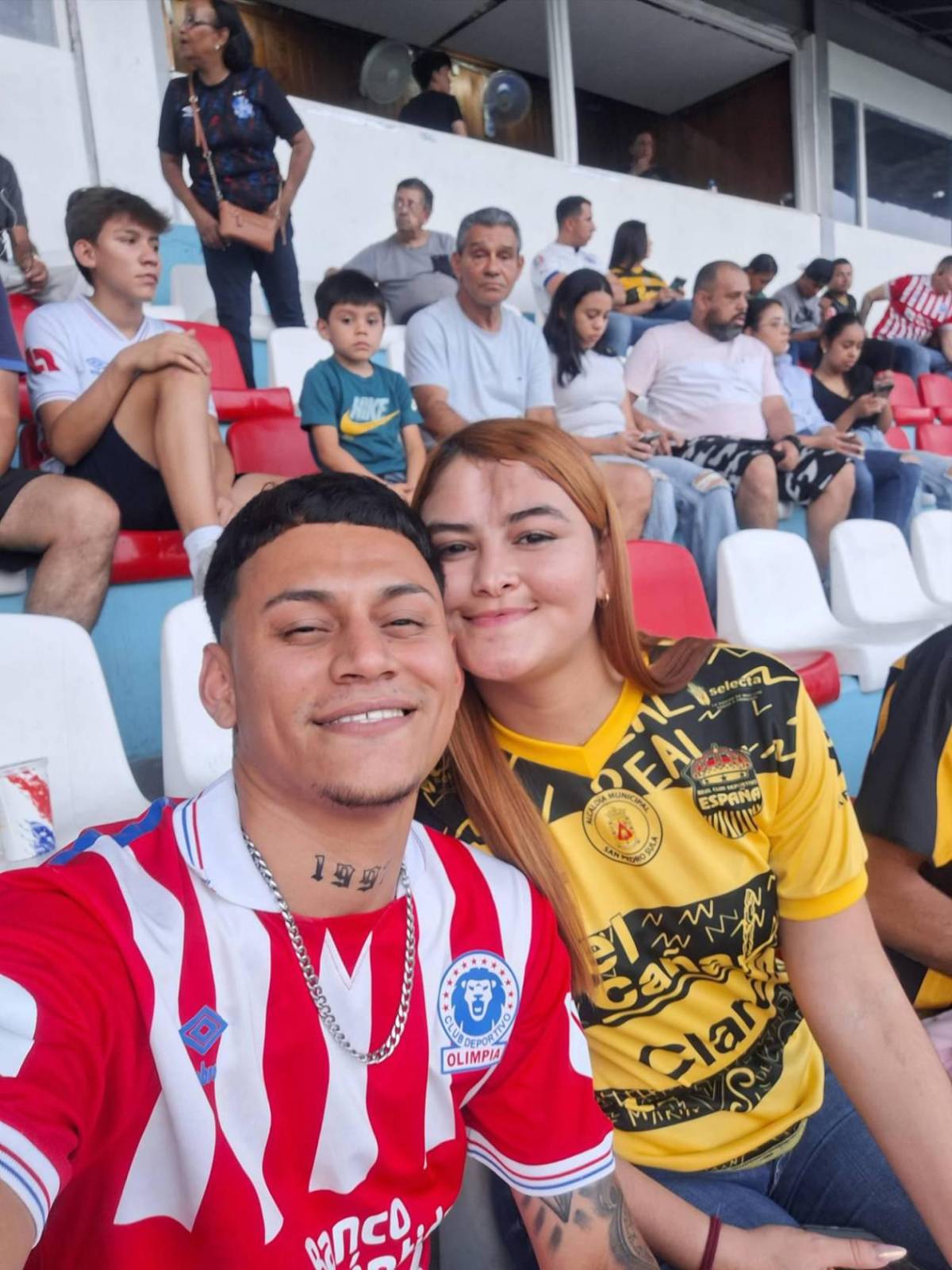 Dispararon a quemarropa: Tiktokers hondureños iban a ver el Real España-Olimpia y fueron tiroteados afuera del Morazán